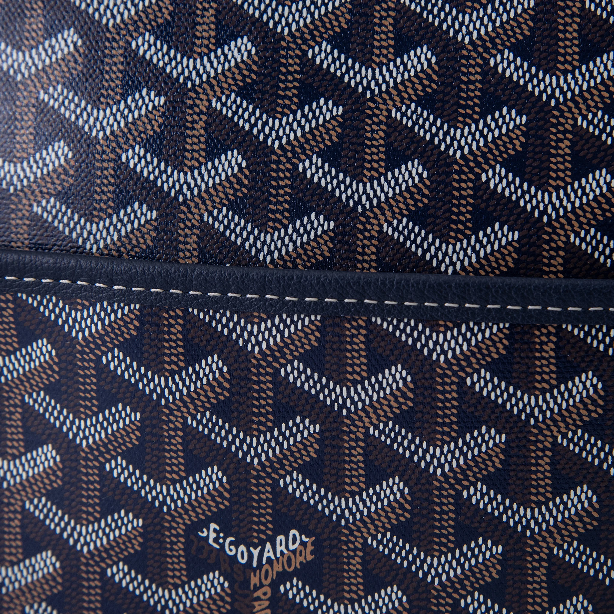 Detail View of Goyard Jouvence MM Washbag Navy Blue